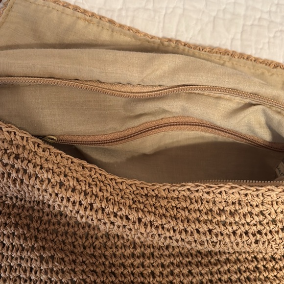 Handcrafted Tan Crochet Shoulder Bag with Beaded Strap - Picture 3 of 6